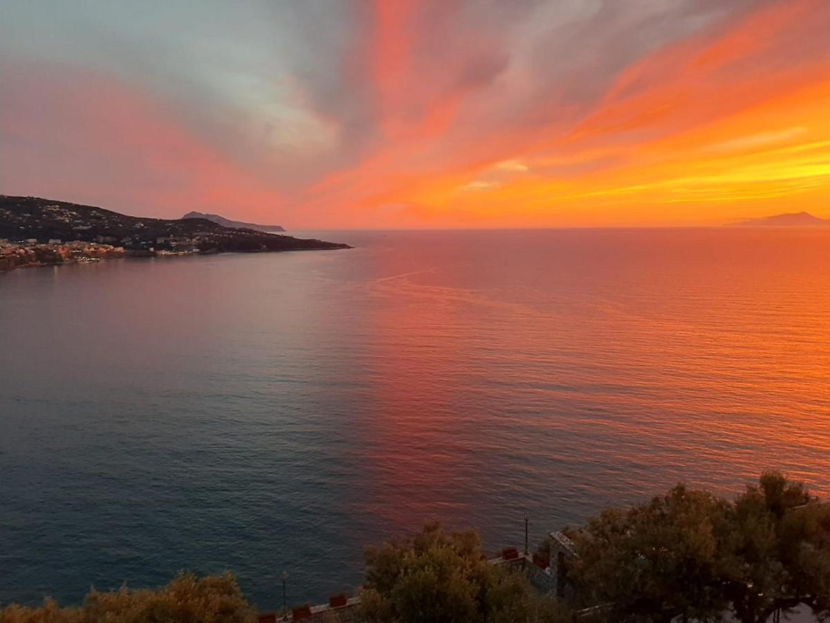 Appartamento Bella Vista House-Sorrento coast - free parking Vico Equense Esterno foto